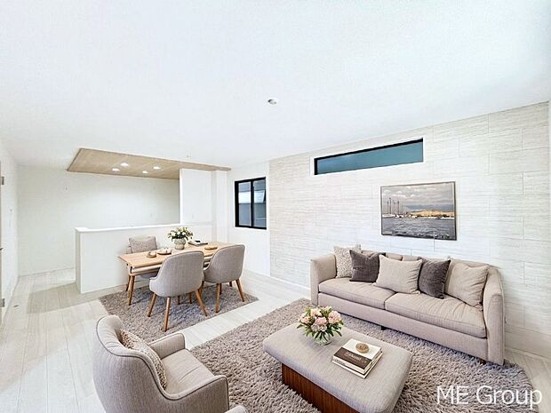 落ち着いた雰囲気のLDKは家族みんなの快適空間 ※家具はCGです