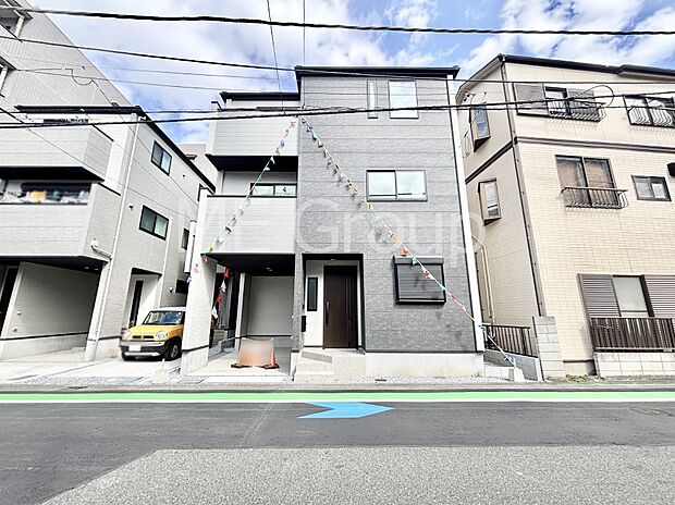 洗練された外観、上質な住空間が広がる室内は永く安心して過ごせる住居です。  