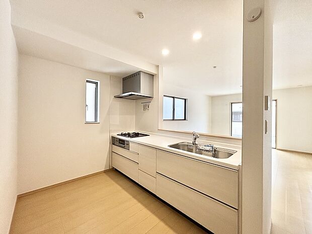 ゆとりあるキッチンではご家族と楽しくお料理ができます。