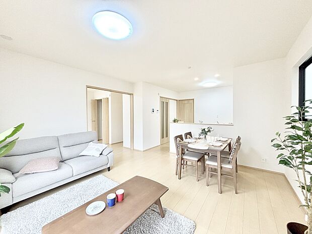 住む方の個性が引き出される、インテリアを考えるのが楽しみなリビングです！ 