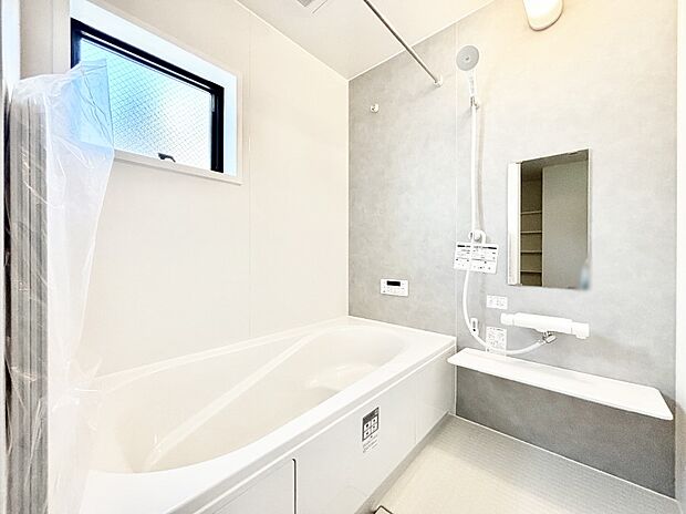 落ち着いた雰囲気でゆっくりお寛ぎいただけるバスルーム