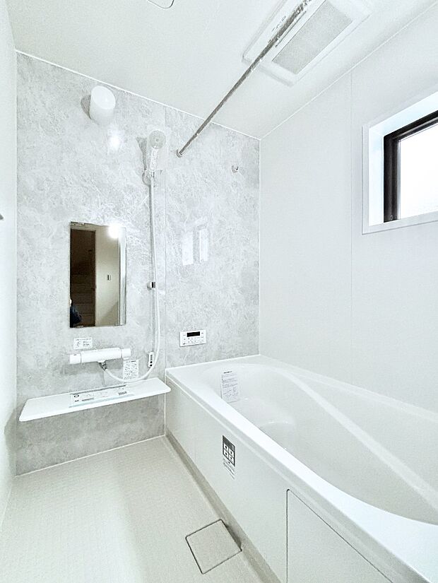 一日の疲れを癒やす大切なバスタイム。ゆっくりとお風呂を楽しんで疲れをとりたいですね！  