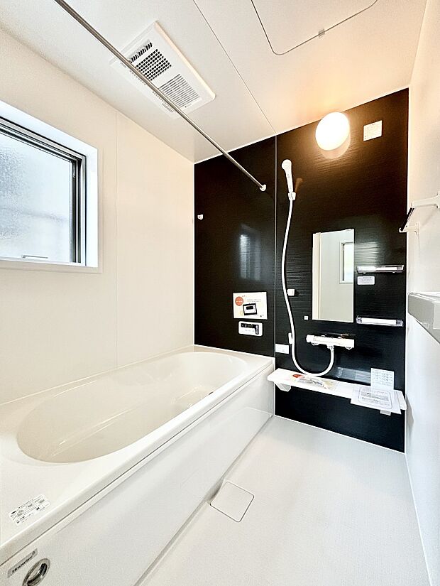 一日の疲れを癒やす大切なバスタイム。ゆっくりとお風呂を楽しんで疲れをとりたいですね！  