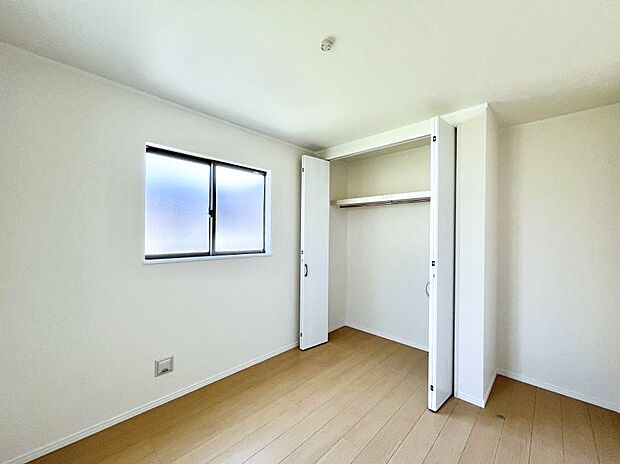 収納が充実しているので、居住スペースを広く使えます。 