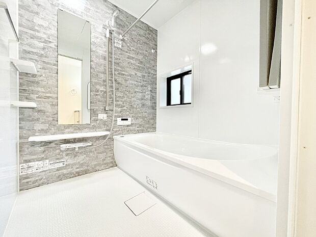 落ち着いた雰囲気でゆっくりお寛ぎいただけるバスルーム