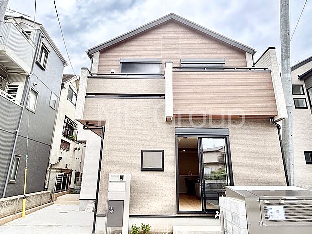 たっぷりの陽光と心地よい風が舞い込む住まい 