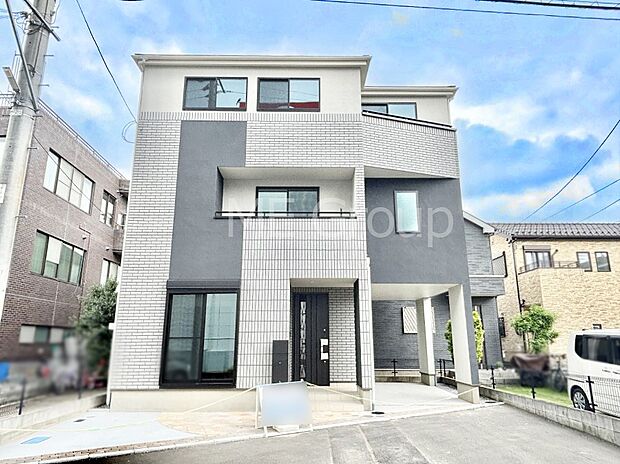 上質感あふれる外観デザイン。魅力の住まいを実現。
