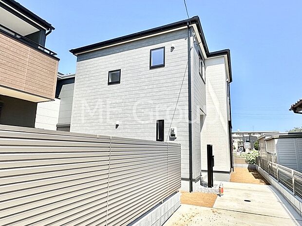 たっぷりの陽光と心地よい風が舞い込む住まい