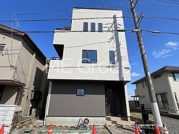 たっぷりの陽光と心地よい風が舞い込む住まい
