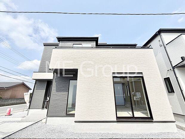 たっぷりの陽光と心地よい風が舞い込む住まい