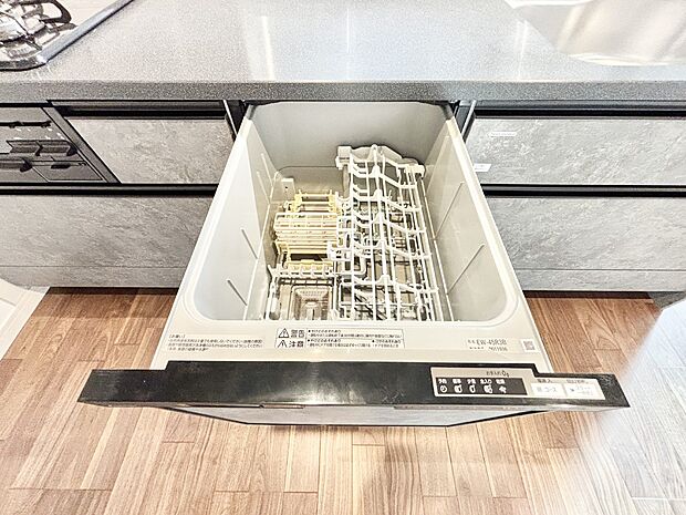 【その他設備(食洗機)】面倒なお片づけは食洗機にお任せ！家事の負担が減って、時間にも気持ちにもゆとりができます。