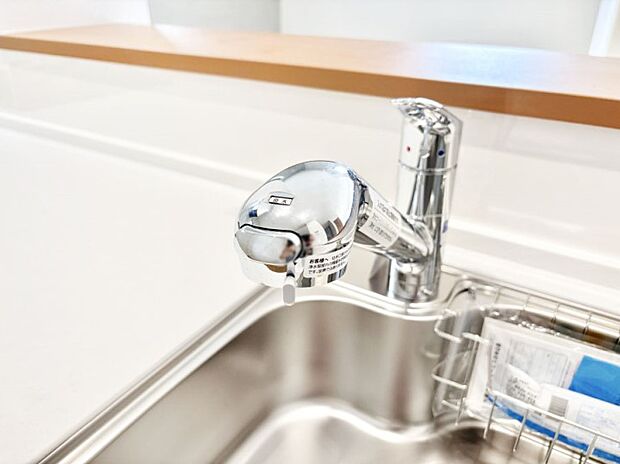 【浄水器】いつでも清潔なおいしいお水を。一つの水栓で水道水と浄水を使い分け。