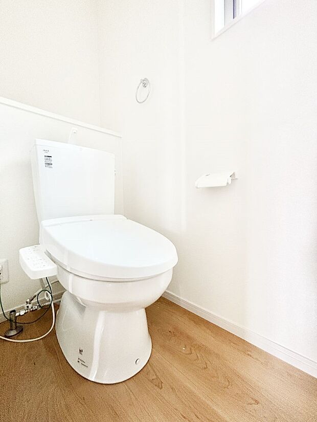 【トイレ】毎日を快適に！清潔感あるシャワートイレ。