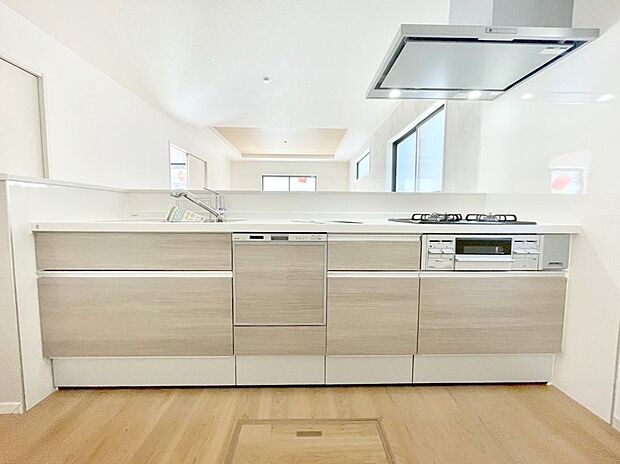 【キッチン】毎日使うキッチンだから、使いやすさ＆お手入れのしやすさにこだわりました。  