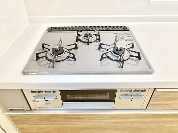 【その他設備(ガスコンロ)】三口ガスコンロでお料理が一気にはかどりそう  