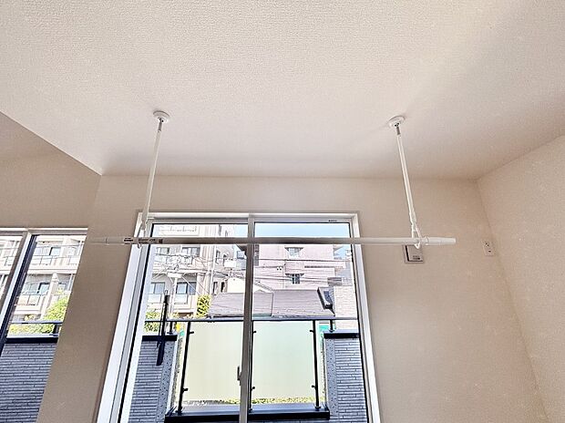 【室内物干し】室内物干しポール。梅雨や花粉の時期に大活躍します。  