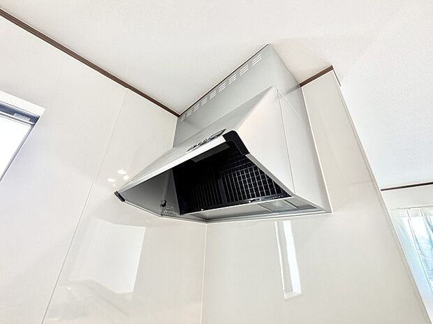 【その他設備(レンジフード)】基本的なお手入れはフィルターのみ!お手入れのしやすさも魅力です。