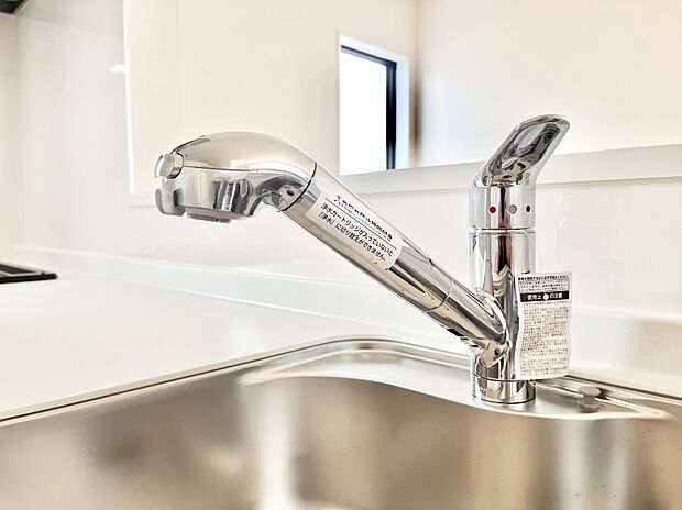 【その他設備(浄水器)】いつでも清潔なおいしいお水を。一つの水栓で水道水と浄水を使い分け。