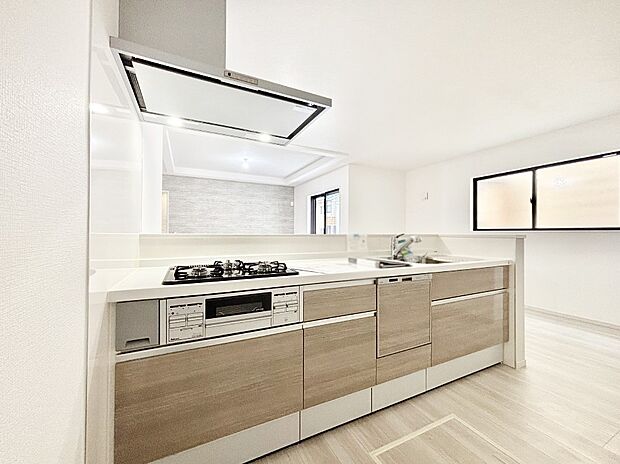 【ダイニングキッチン】カウンター越しにお話しをしながら毎日のお料理をもっと楽しく  