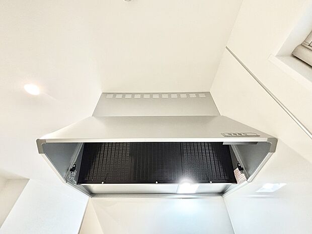 【その他設備(レンジフード)】基本的なお手入れはフィルターのみ！お手入れのしやすさも魅力です。