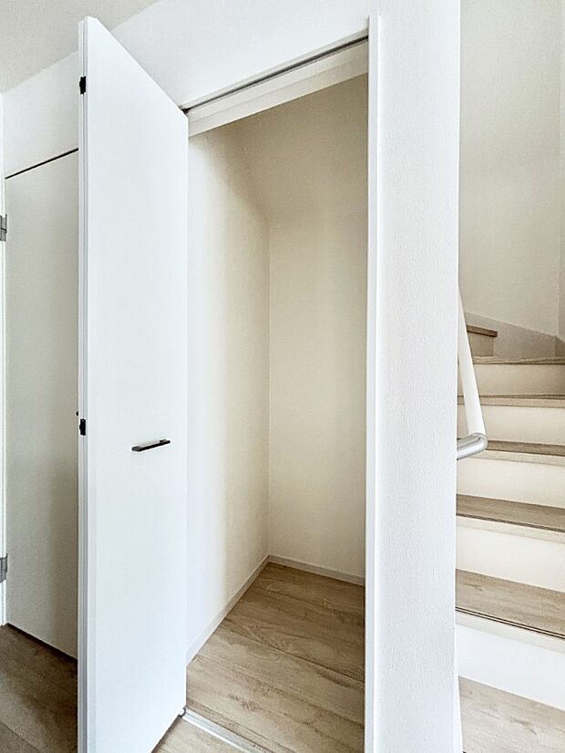 【収納】リビング収納。散らかりがちなリビングもスッキリと保てますね。 