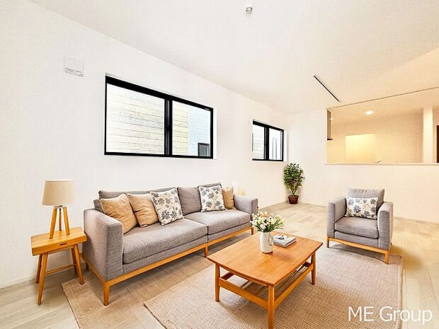 【リビング】落ち着いた雰囲気のLDKは家族みんなの快適空間※家具はCGです