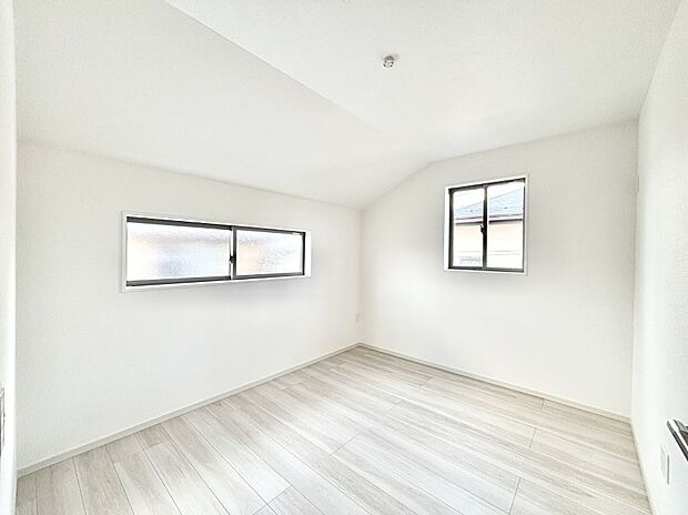 【子供部屋】２面採光で明るさ＆風通し良好！