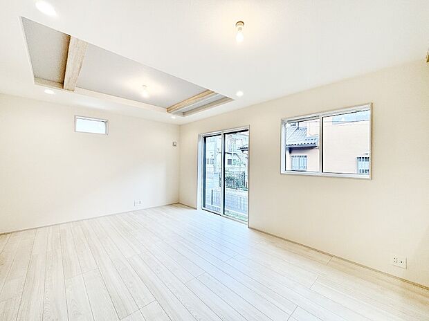 【リビングダイニング】家族団らんの時間も増えそうなくつろぎのリビングダイニング。   