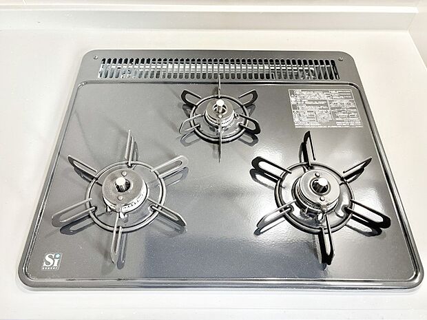 【その他設備(Ｓｉセンサーコンロ)】ガスコンロはＳｉセンサー搭載。火力調節や焦げ付き・消し忘れも防いでくれます。