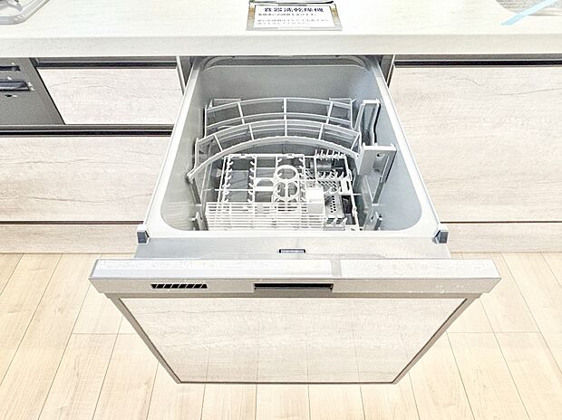 【その他設備(食洗機)】面倒なお片づけは食洗機にお任せ！家事の負担が減って、時間にも気持ちにもゆとりができます。