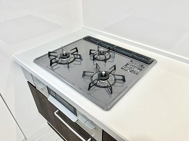 【その他設備(3口コンロ)】三口ガスコンロでお料理が一気にはかどりそう
