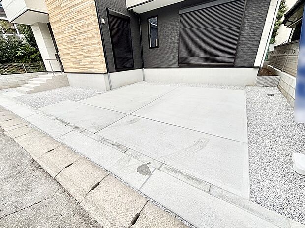 【駐車場】並列２台駐車可能なゆとりのカースペース 