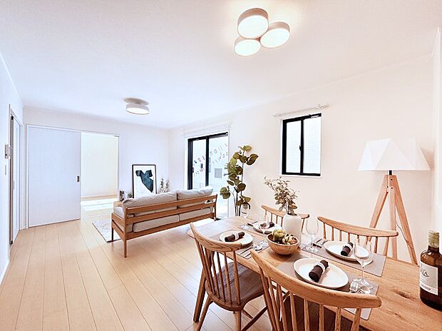 【リビングダイニング】17帖のＬＤＫは家族みんなの快適空間！家族のつながりを強くする大事なスペースです。 