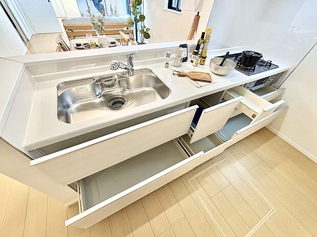 【その他設備(スライド収納)】使いやすさを優先したスライド式収納タイプ！