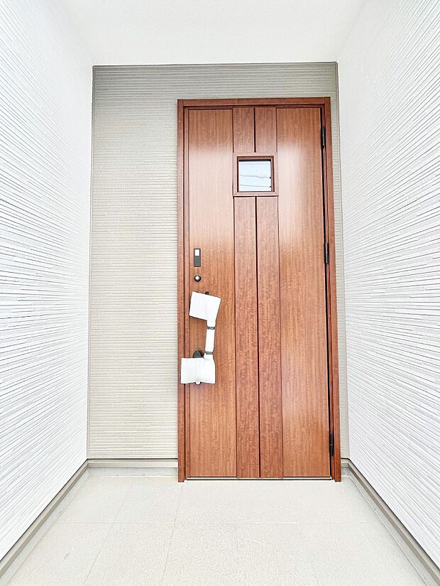 【玄関】大切な家族、来客を出迎える玄関。