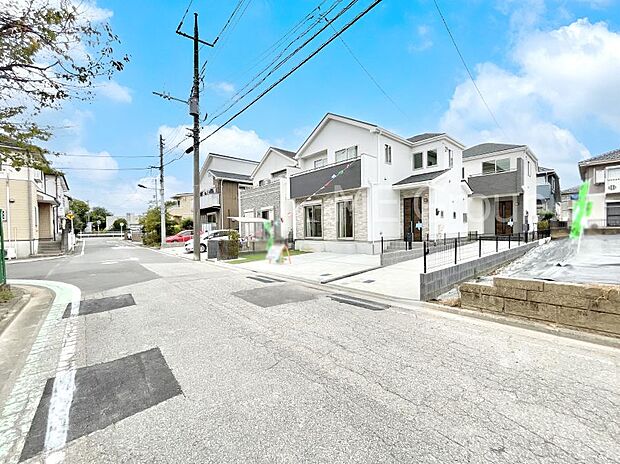 【前面道路含む現地写真】前面道路はきちんと整備されています  