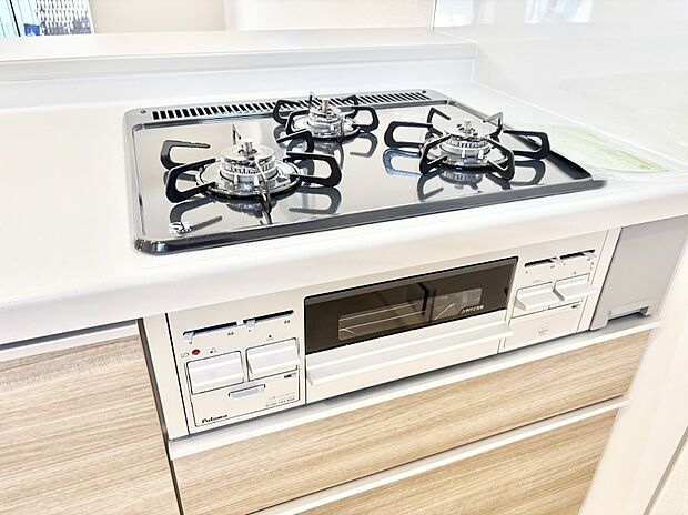 【その他設備(ガスコンロ)】三口ガスコンロでお料理が一気にはかどりそう  