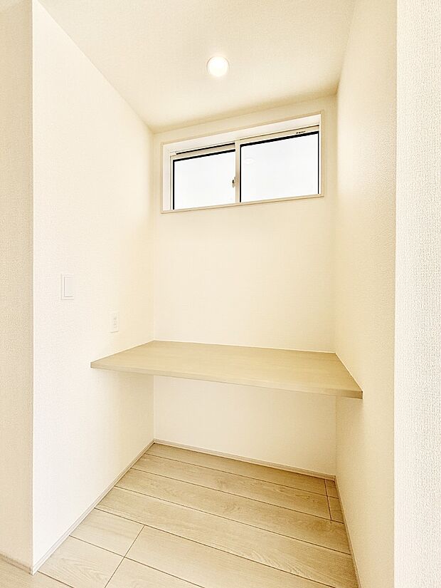 【その他設備(その他設備)】リビングのカウンタースペース