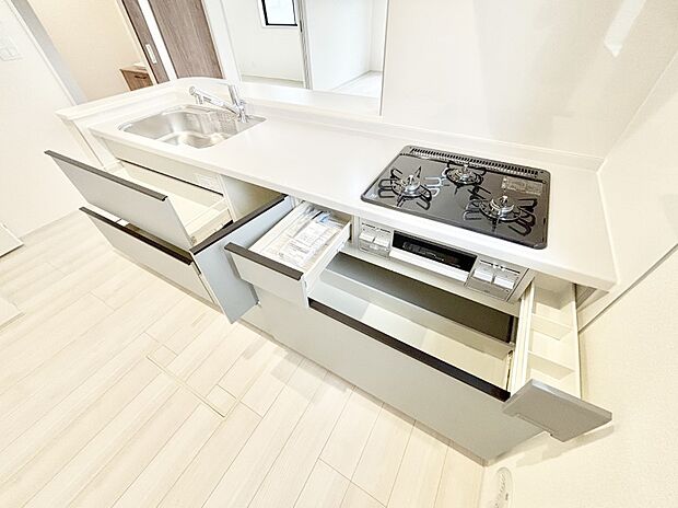 【その他設備(スライド収納)】使いやすさを優先したスライド式収納タイプ!