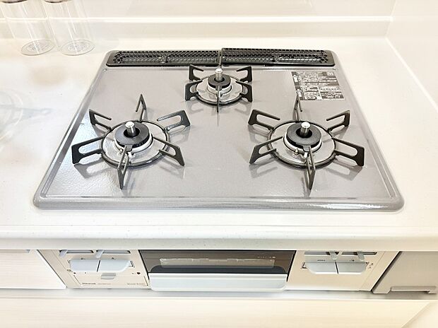 【その他設備(Ｓｉセンサーコンロ)】ガスコンロはＳｉセンサー搭載。火力調節や焦げ付き・消し忘れも防いでくれます。