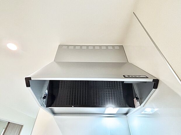 【その他設備(レンジフード)】基本的なお手入れはフィルターのみ!お手入れのしやすさも魅力です。