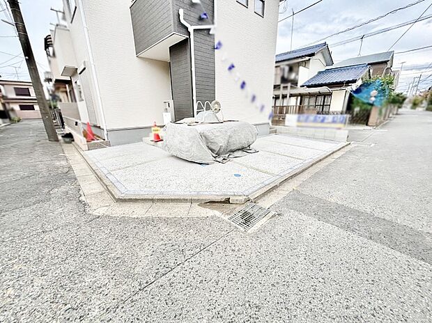 【駐車場】目の前が駐車場だと、雨の日も、大量にお買い物をした時も便利ですよね