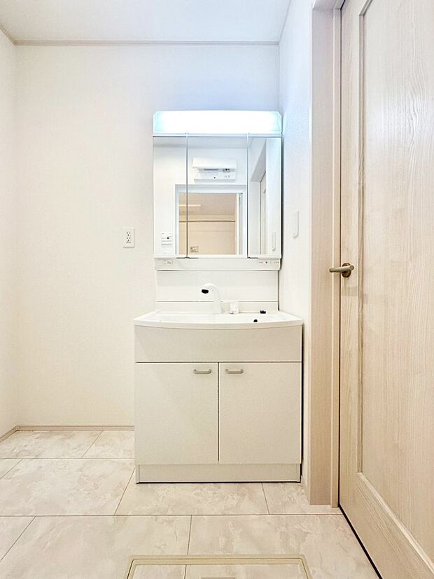 【洗面台・洗面所】収納力と機能性に優れた洗面化粧台　