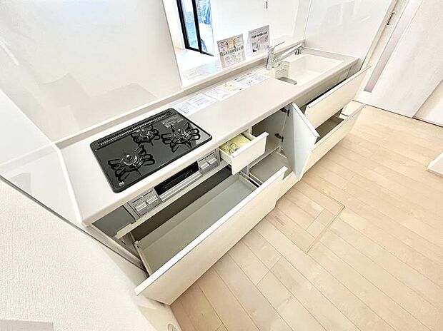 【その他設備(スライド収納)】使いやすさを優先したスライド式収納タイプ!