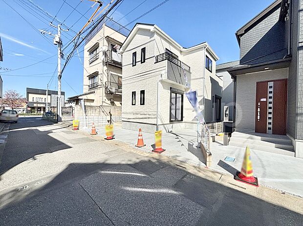 【前面道路含む現地写真】堂々完成！！ ここから始まる新生活を応援いたします！ 