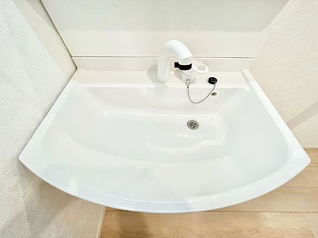 【その他設備(ハンドシャワー水栓)】ハンドシャワー付き!使いやすい洗面台。