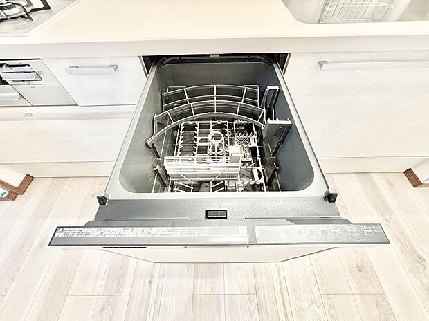 【その他設備(食洗機)】面倒なお片づけは食洗機にお任せ！家事の負担が減って、時間にも気持ちにもゆとりができます。