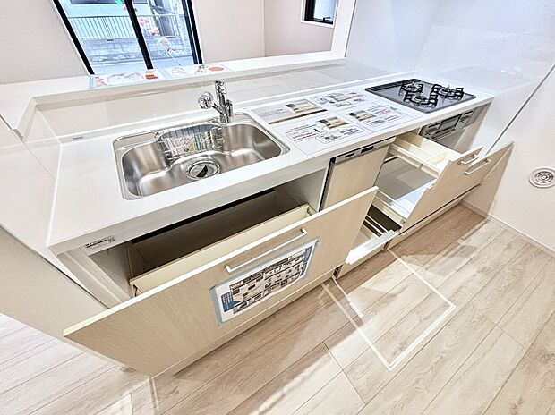 【その他設備(スライド収納)】使いやすさを優先したスライド式収納タイプ!