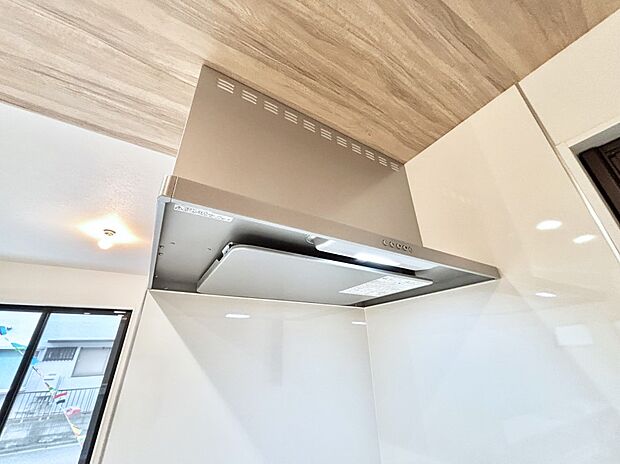 【その他設備(レンジフード)】基本的なお手入れはフィルターのみ!お手入れのしやすさも魅力です。