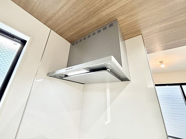 【その他設備(レンジフード)】基本的なお手入れはフィルターのみ！お手入れのしやすさも魅力です。